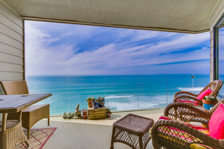 Balcony 4, Work-Friendly Oceanfront Condo with Pool and Spa Access SURF25 by RedAwning, San Diego