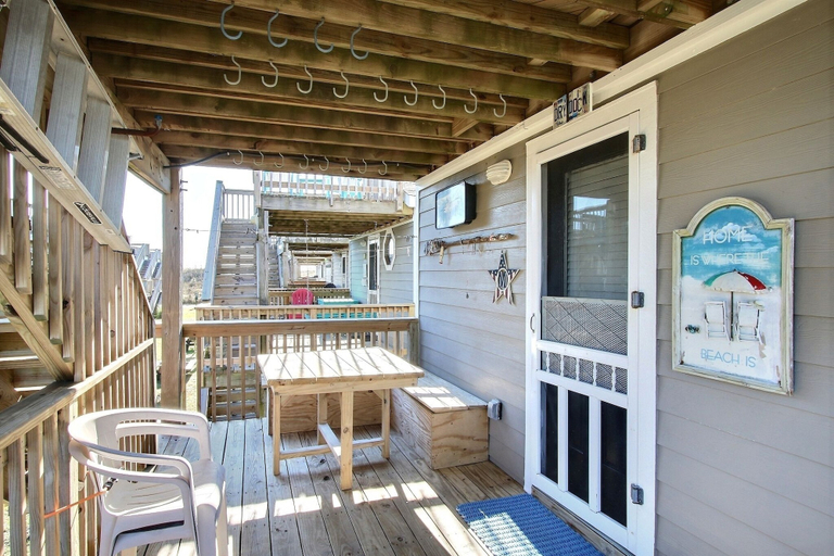 Balcony 4, 13 Dry Dock Studio Bedroom Condo by RedAwning, Dare