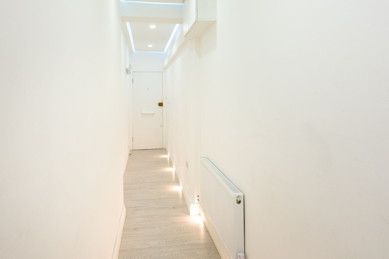 Others 4, 3 Beds, Opposite Museums, Harrods, Hyde Park, London