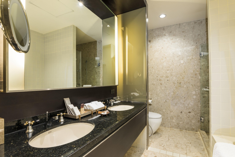 Bathroom 8