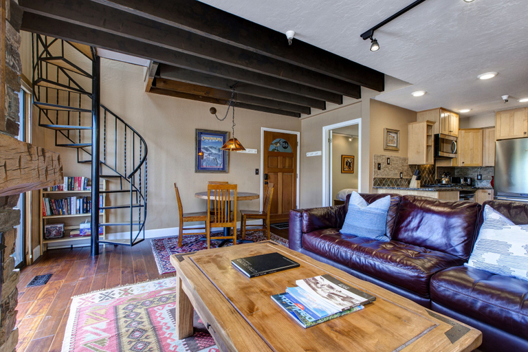 Interior 5, Quitting Time 3 Bedroom Condo by RedAwning, Summit
