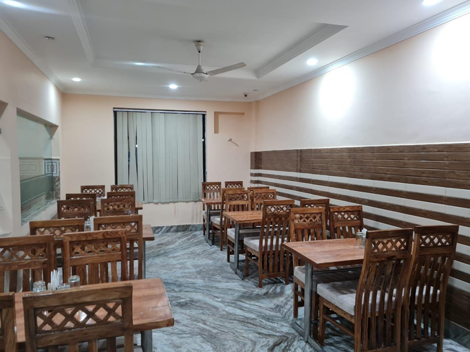 Food & Drinks 4, Hotel Ap Braodway, Reasi