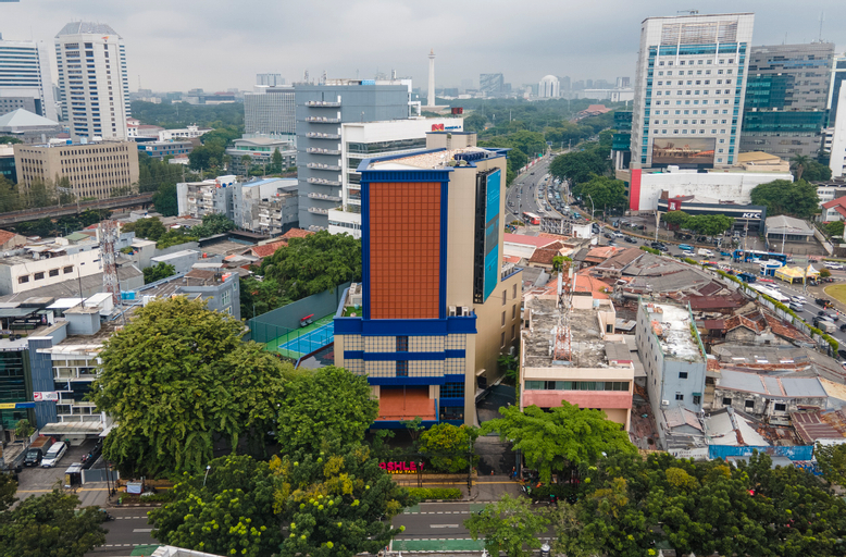 Exterior & Views 10