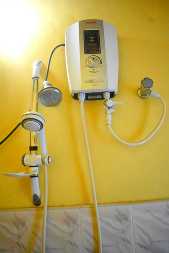 Bathroom 2, Rathna Gems Halt, Ratnapura