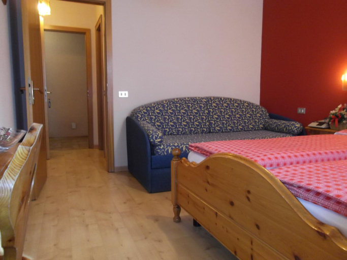 Bedroom 3, Adele, Sondrio