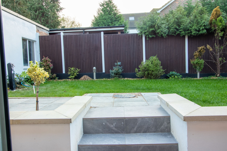 Others 5, Stunning 1-bed Apartment in Purley, London