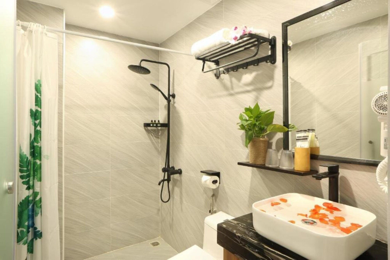 Bathroom 5, Mons Boutique Hotel and Apartment, Da Nang