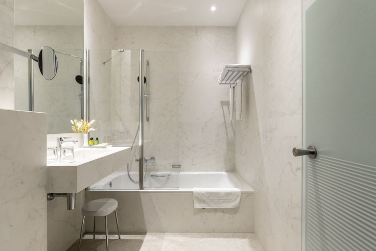 Bathroom 4, Hotel Aragon, West-Vlaanderen