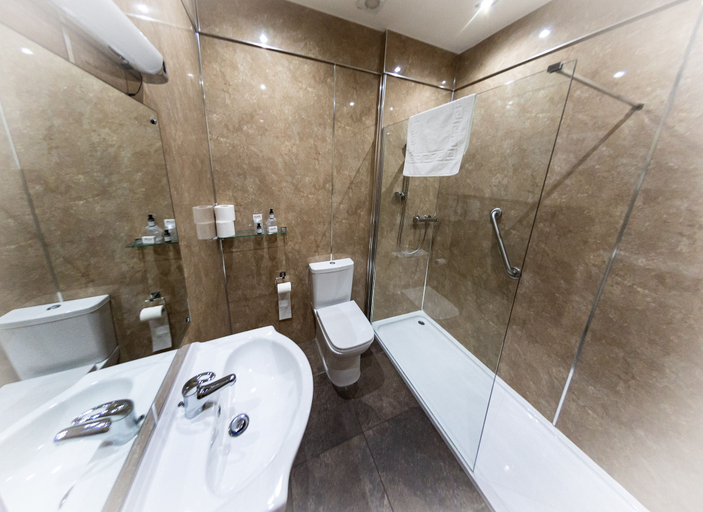 Bathroom 4, The Ballymac Hotel, Lisburn and Castlereagh