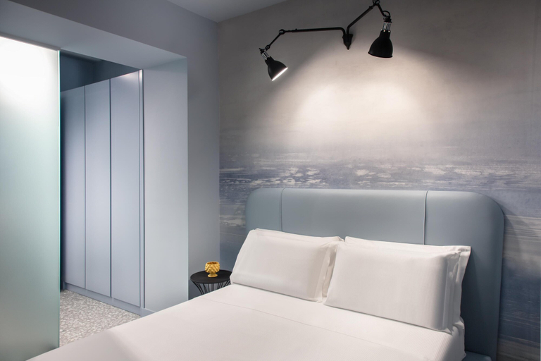 Bedroom 5, Lady Rose Class Suite, Napoli