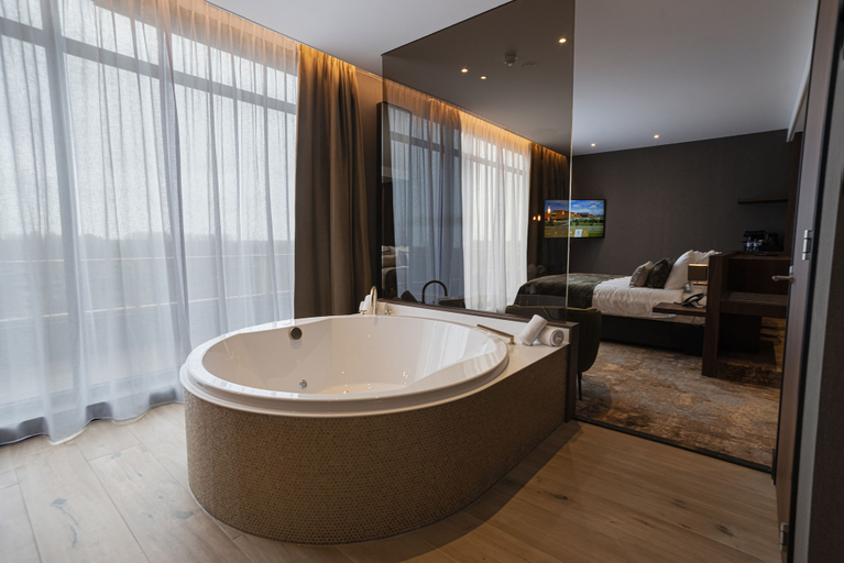 Bathroom 5, Van Der Valk Hotel Almere, Almere