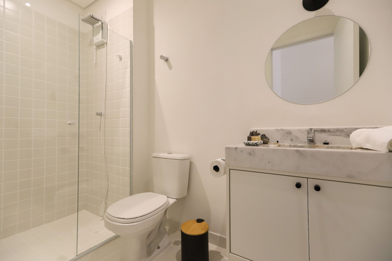 Bathroom 4, Tabas Magdalena Laura, São Paulo