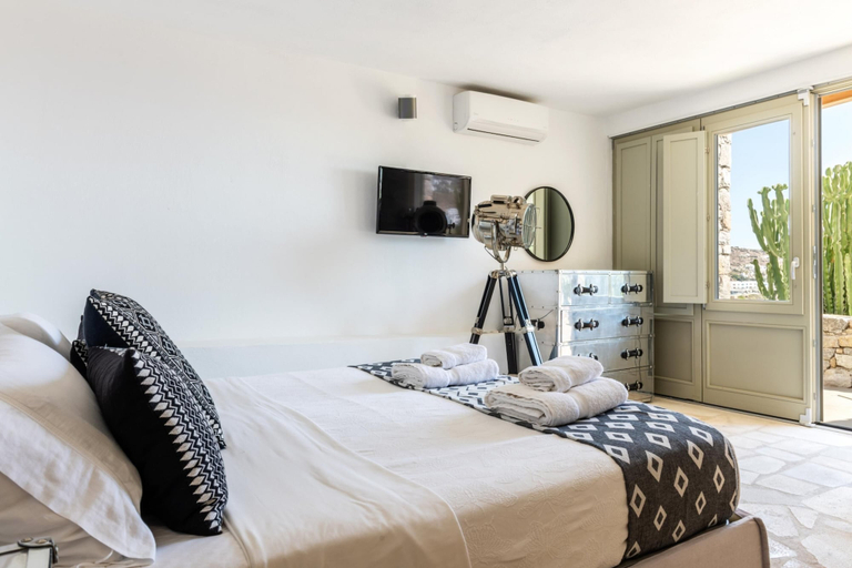 Room 3, Channel I in Mykonos, South Aegean