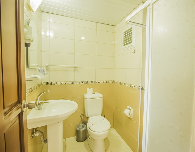 Bathroom 4, Kleopatra Arsi Hotel, Alanya