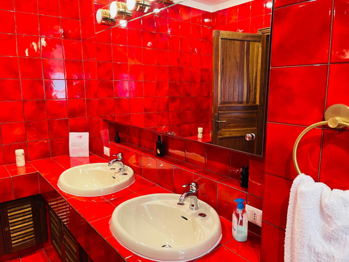 Bathroom 2, CASA DEL CORSO, Palermo