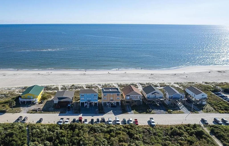 Beach 5, Sea It All 2 Bedroom Home by RedAwning, Brunswick