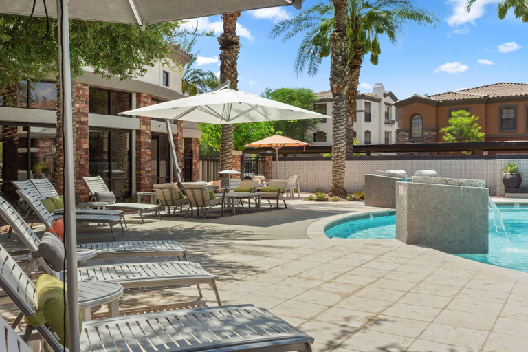 Pool 4, Zone Luxe by CozySuites, Maricopa