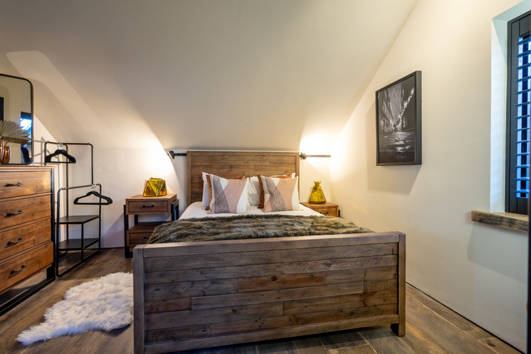 Bedroom 5, York - House - Stay 6 - Garden - Central Location, York