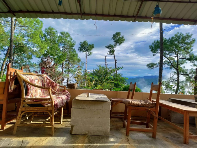 Food & Drinks 5, Zenoaks Homestay, Bageshwar