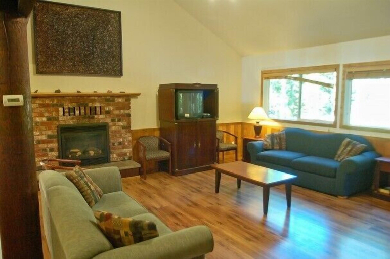 Others 3, Mt Baker Lodging Cabin 3 Sleeps 26, Whatcom