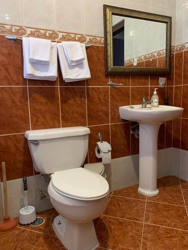 Bathroom 3, Residencia Katya, La Romana