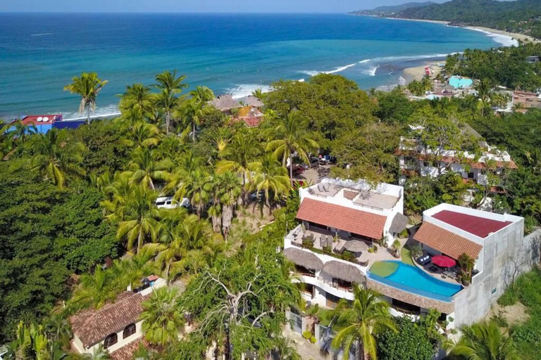 Others 3, Villa Kiwi. Huge Pool, Steps To Town n Beach. 6 plus BRM 7.5 BTH 3 KCN, Compostela