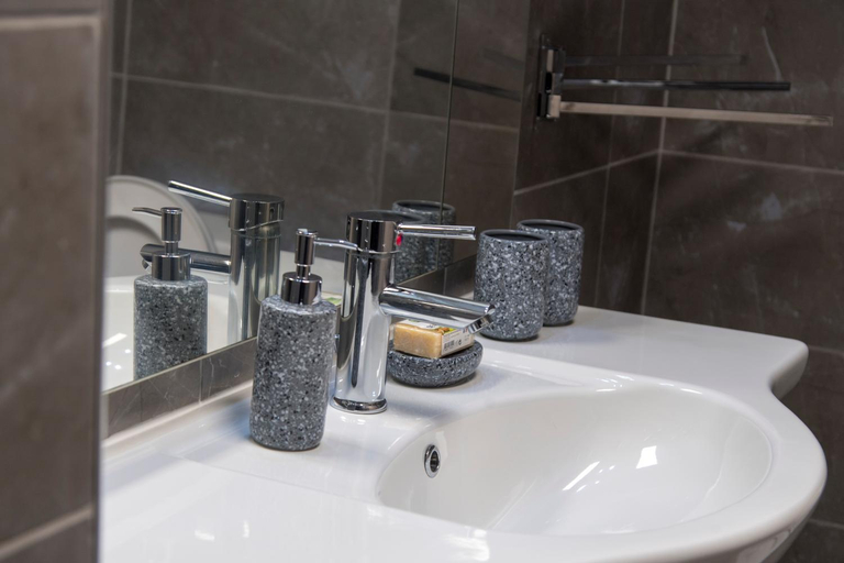 Bathroom 4, Ancient Thissio by GHH, Attica