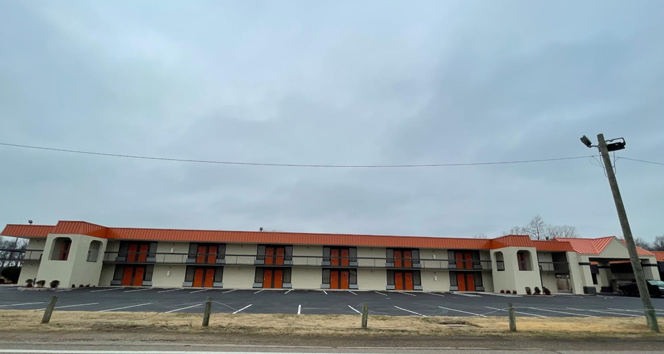 Exterior & Views 1, Dreamland Inn, Crittenden