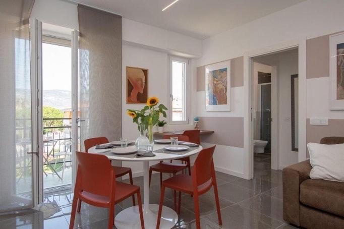 Dining Room 5, Ad un passo da…, Savona