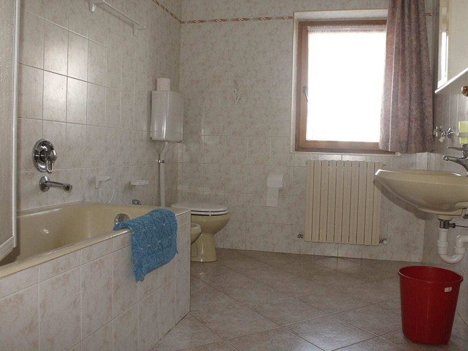 Bathroom, Comfy Holiday Home in Livigno near Ski Area, Sondrio