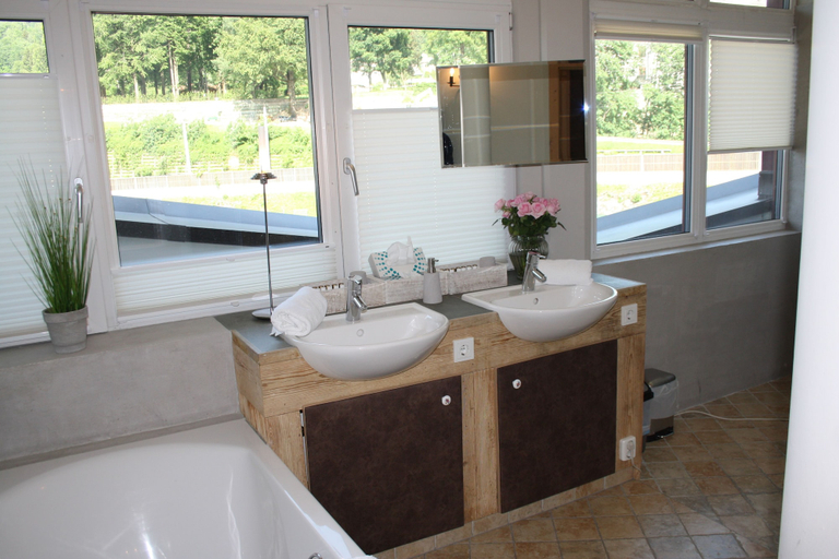Bathroom 4, Suiten Am Schloss, Kitzbühel