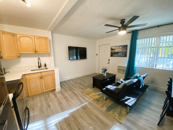 Others 5, Delight Retreat Apt 4 Min Walk to Beach, Broward