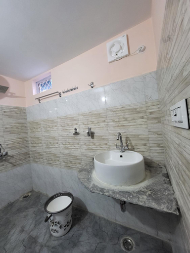 Bathroom 3, Zen Oaks Homestay, Almora