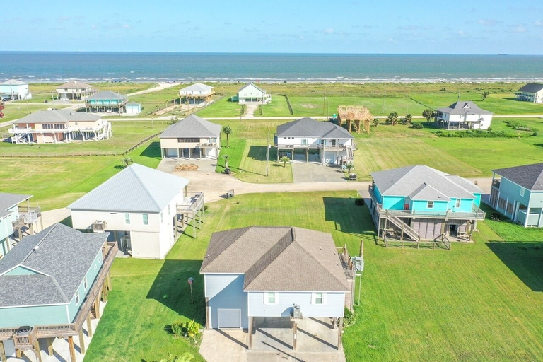 Exterior 3, Everleigh After 3 Bedroom Home by RedAwning, Galveston