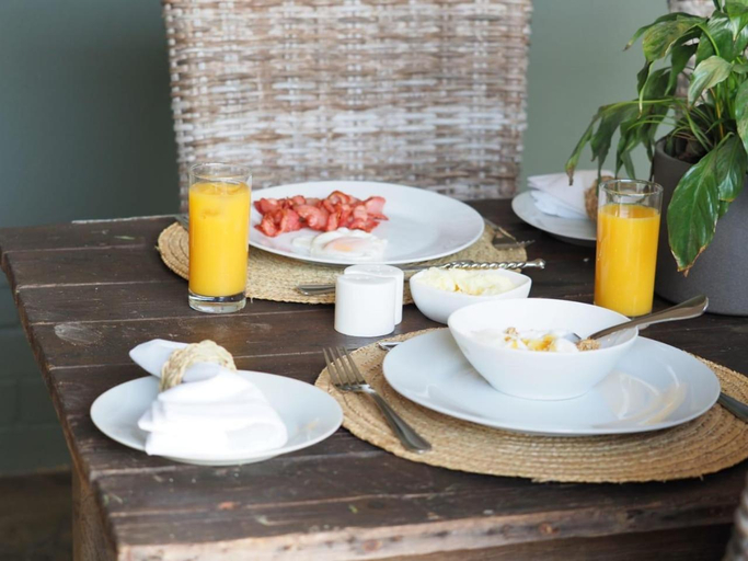Food & Drinks 5, Fever Tree Guesthouse, eThekwini