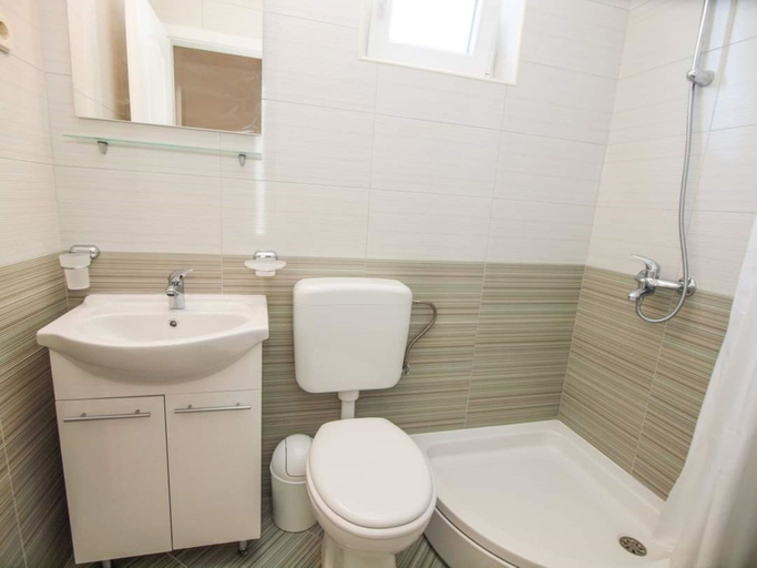 Bathroom, Apartmani Reljic A2, Podgora