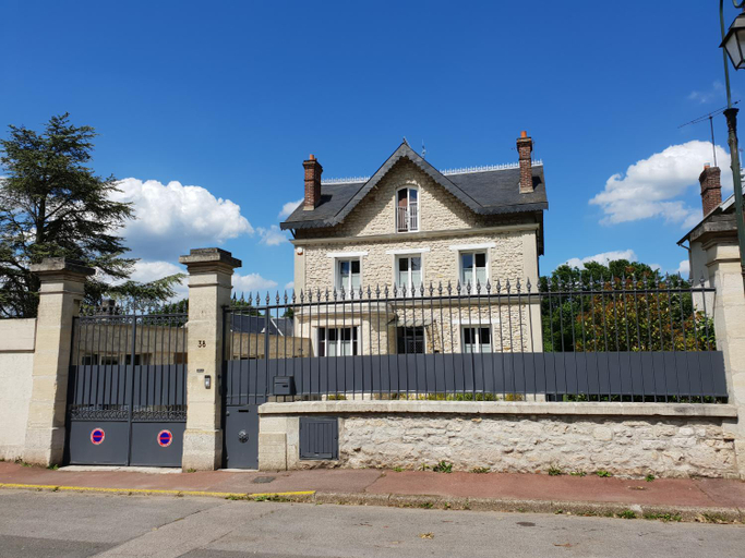 Others 2, Le Gite Senlisien, Oise