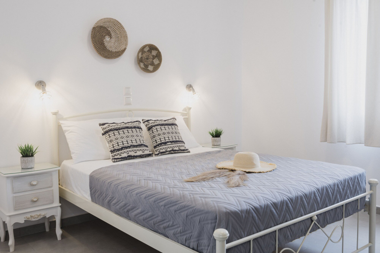 Bedroom 4, Petros Studios & Suites, South Aegean