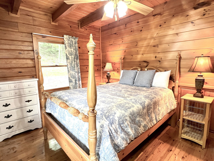 Bedroom 3, Burning Tree 3 Bedroom Cabin by RedAwning, Sevier