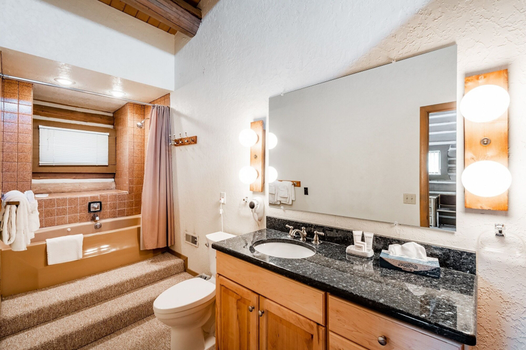 Bathroom 5, Temptation 8 3 Bedroom Condo, Summit