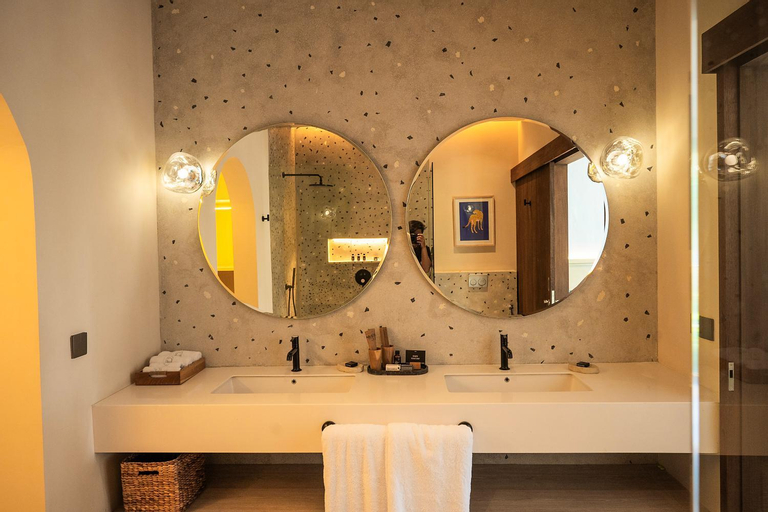 Bathroom 14