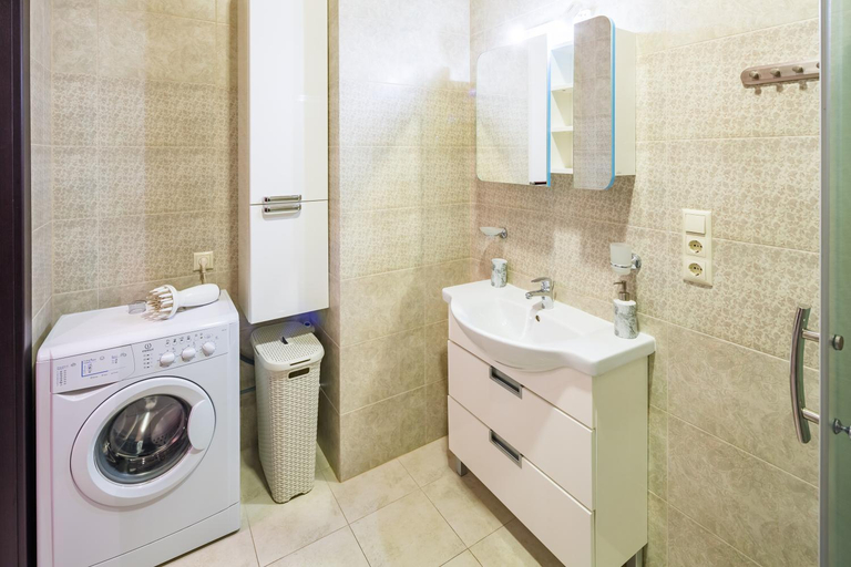 Bathroom 3, Apartments Alfa Tsekhova 1, L'vivs'ka
