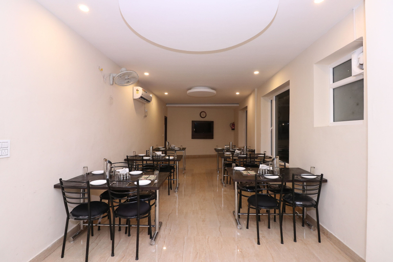 Food & Drinks 4, Hotel Dev Ganga, Dehradun
