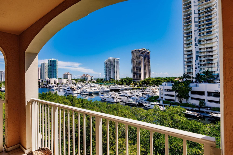 Others 4, Uhost AI 3BR Condo Stunning Water Views, Miami-Dade