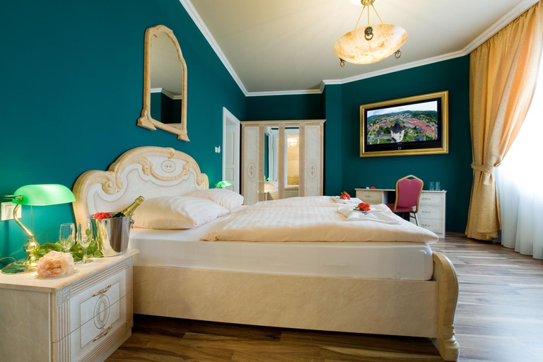Bedroom 2, Hotel Bow Garden, Komárno