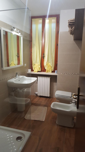 Bathroom 7