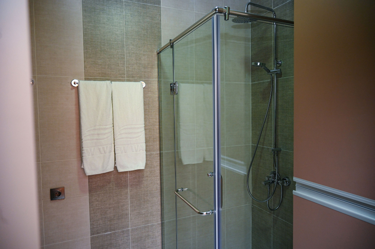 Bathroom 3, New wave apart hotel, Batumi