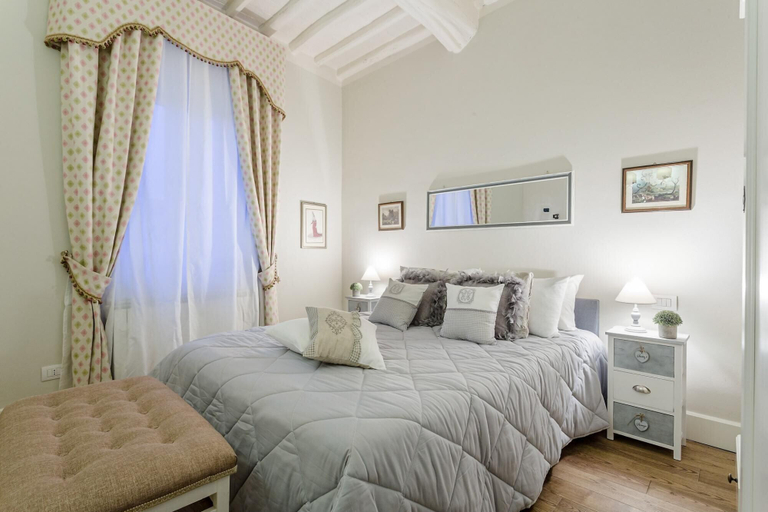 Bedroom 2, Casa Raffa in Lucca With 2 Bedrooms and 2 Bathrooms, Lucca