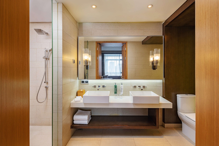 Bathroom 11