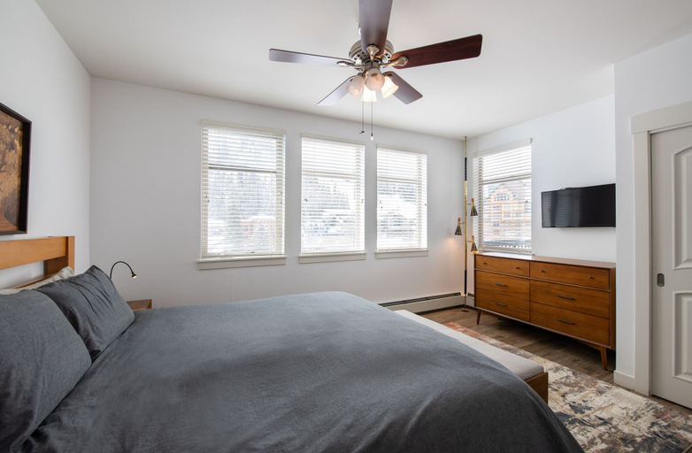 Room 3, Premium Unit 4575-fraser Crossing/founders Pointe 2 Bedroom Condo, Grand
